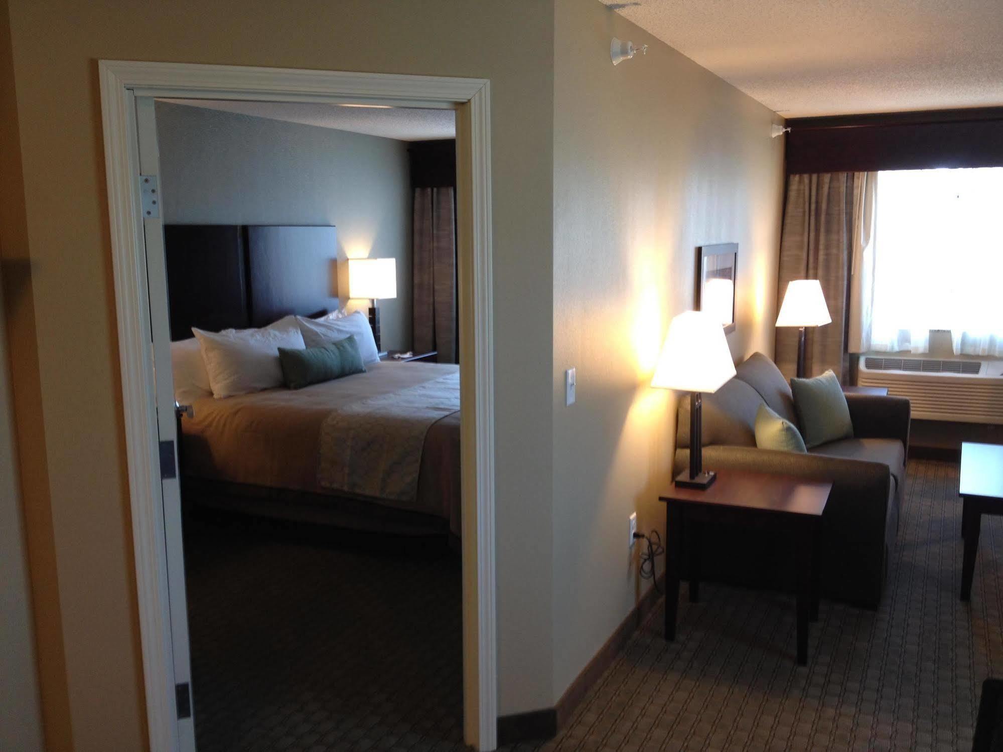 Grandstay Hotel & Suites - Glenwood Экстерьер фото